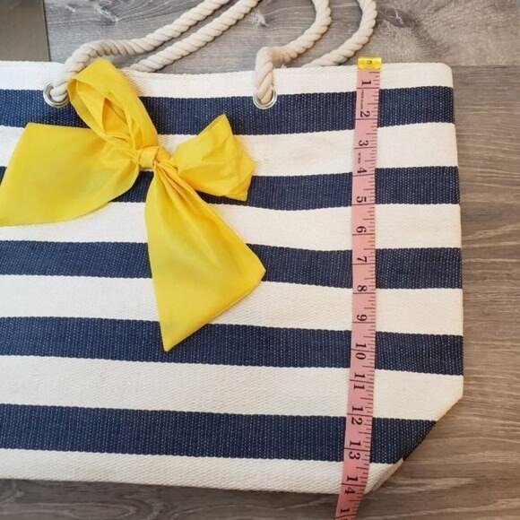 Striped Canvas Beach Bag tote With Rope Handles & Yellow Bow Accent 21"×14". - Picture 8 of 8
